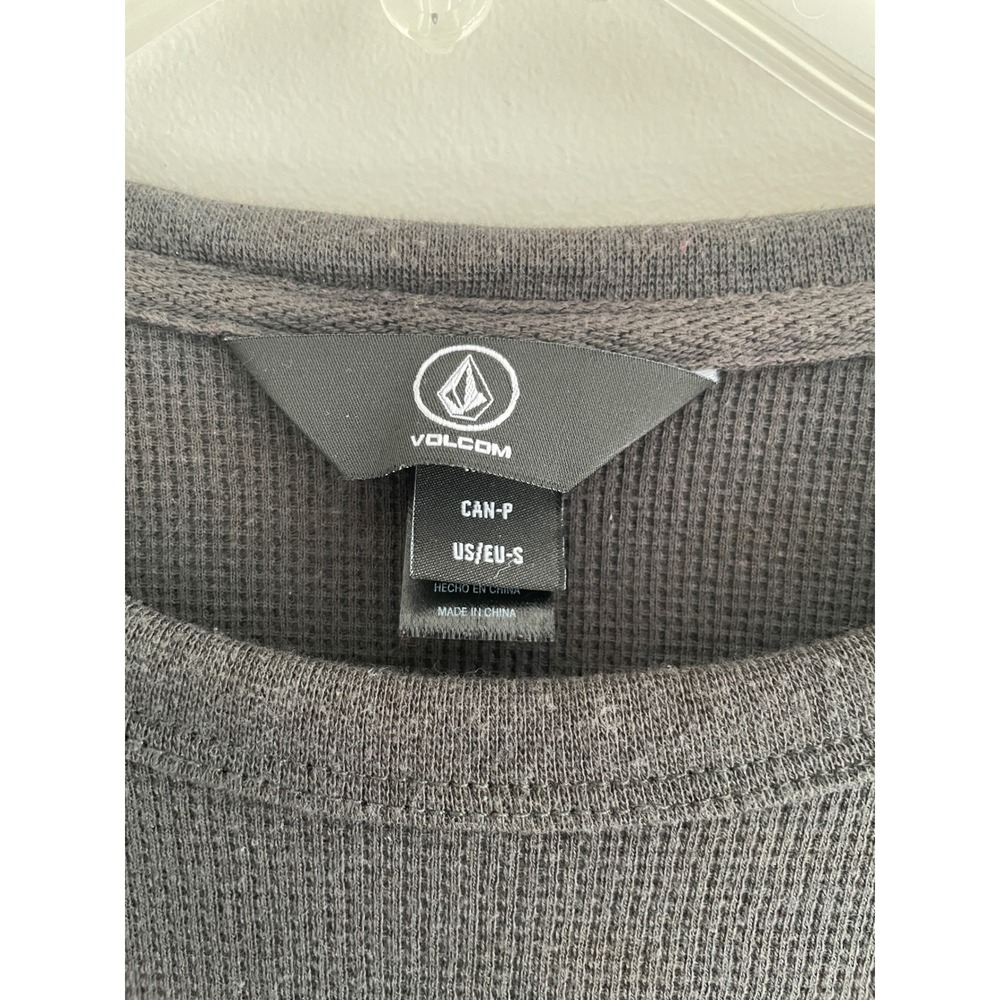 Volcom Mens Long Sleeve Thermal Waffle Knit Shirt Charcoal Gray Stone Logo Small - Picture 4 of 7